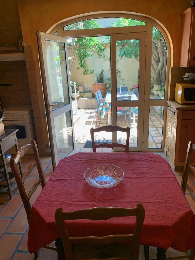 La Maison Sur La Place Aigues-Mortes Ngoại thất bức ảnh
